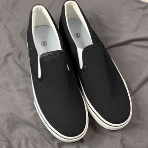 Women’s Black Slip-On Canvas Sneakers - Casual Comfort